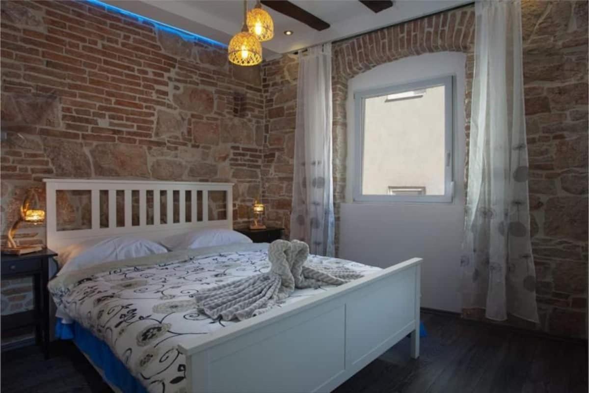 Appartamento Historic Luxury Old Town Zara Esterno foto